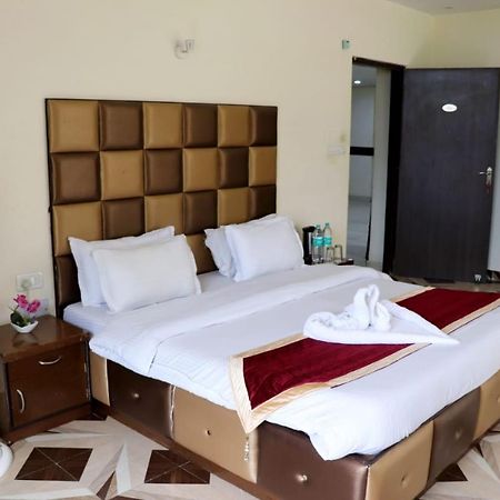 Adb Rooms Snow Touch Resort Manāli Kültér fotó