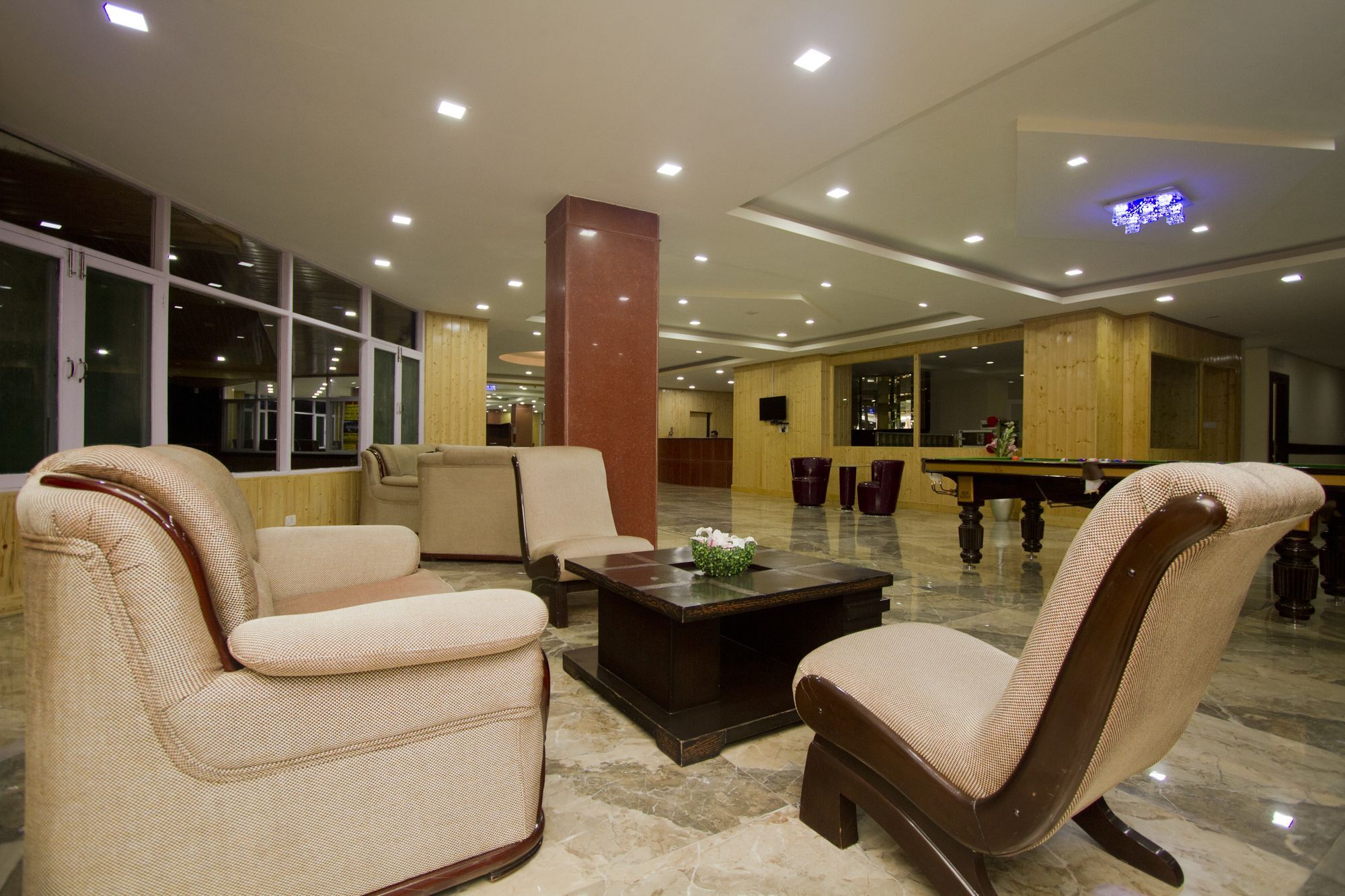 Adb Rooms Snow Touch Resort Manāli Kültér fotó