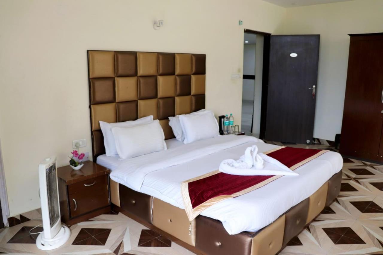 Adb Rooms Snow Touch Resort Manāli Kültér fotó